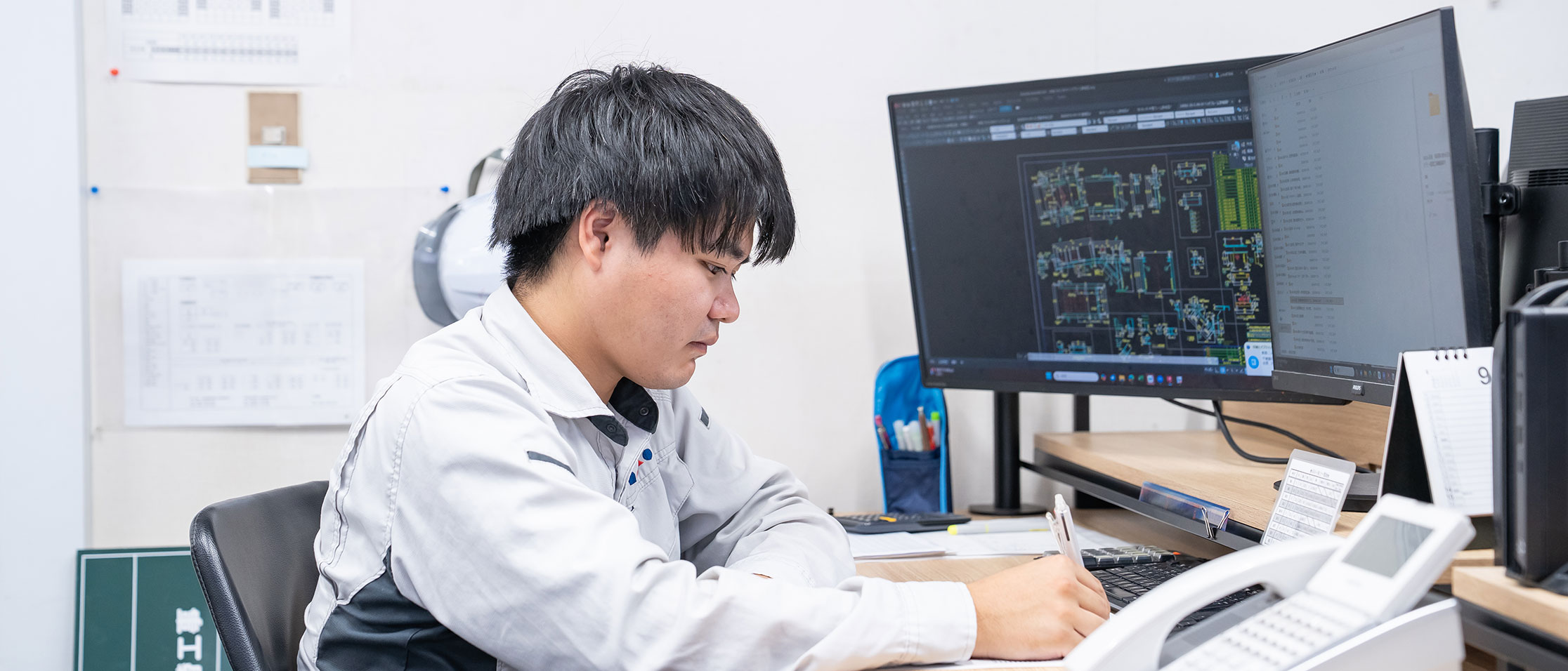 設計　伊藤 佑修さんの仕事風景